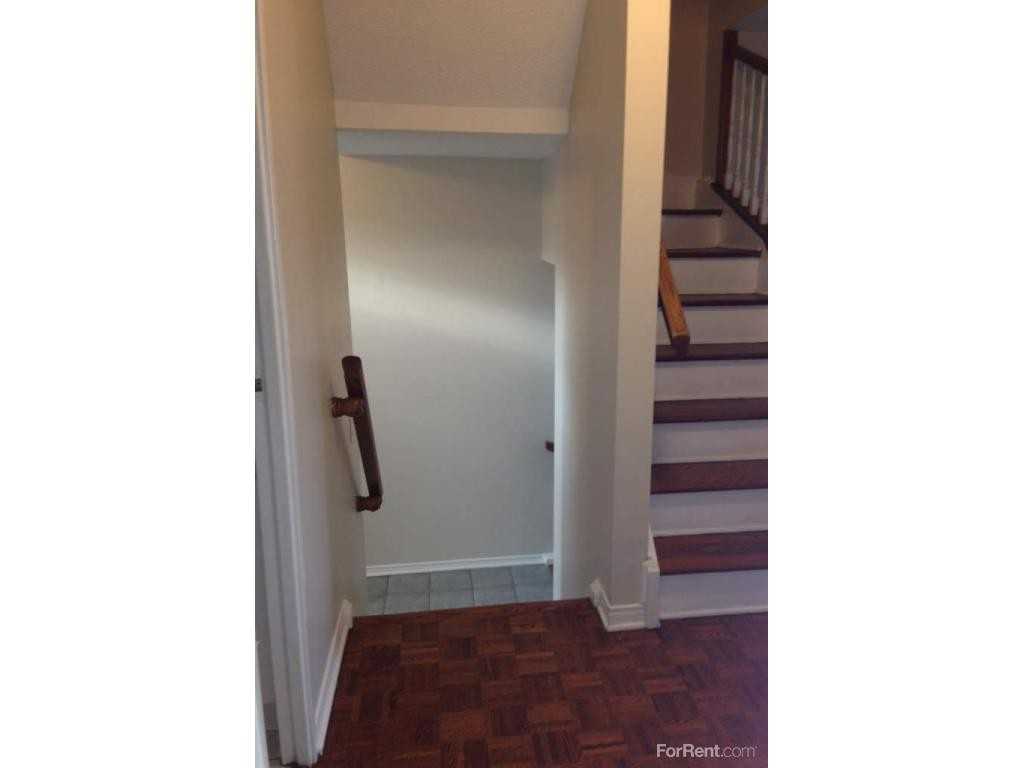 23 Viewpointe Private - Photo 3 of 10