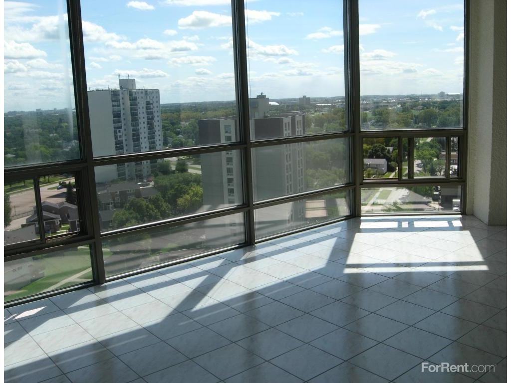 180 Tuxedo Avenue - Photo 3 of 9