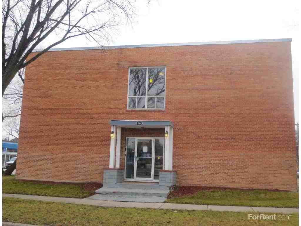 Woodward Apartments - Photo 2 of 7