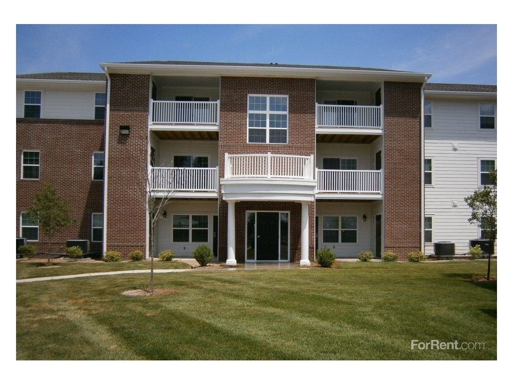 Maple Court Place - Photo 2 of 17