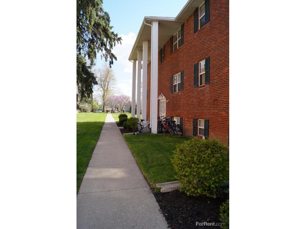 400 Apartments, The - Photo 3 of 15