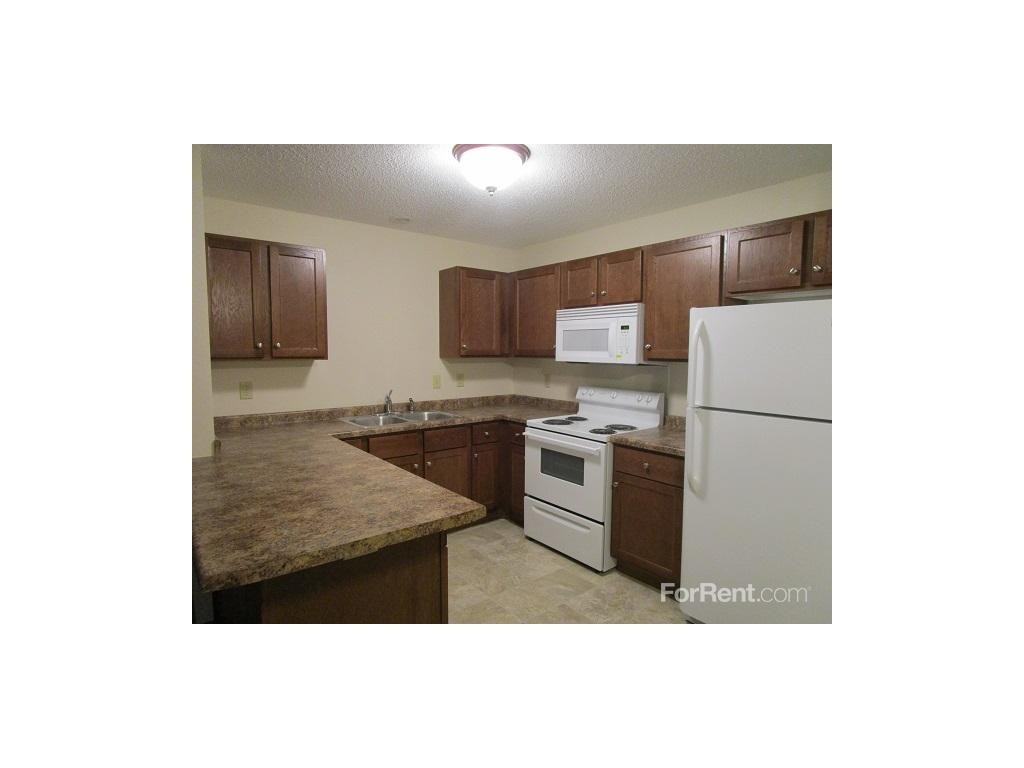 Pine Pointe Apartments - Photo 3 of 11