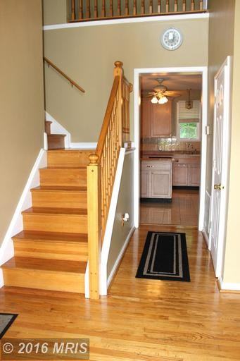 7824 Oak St - Photo 3 of 30