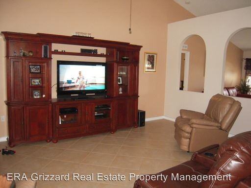 31833 Parkdale Dr - Photo 2 of 18