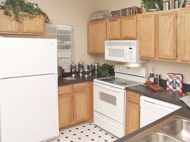 1000 N Henderson St - Photo 3 of 4