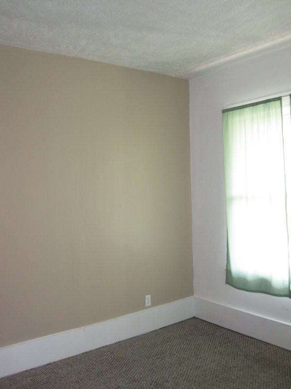 264 Harris Ave #1 - Photo 3 of 5