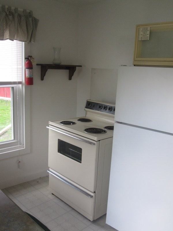 266 Harris Ave - Photo 3 of 4