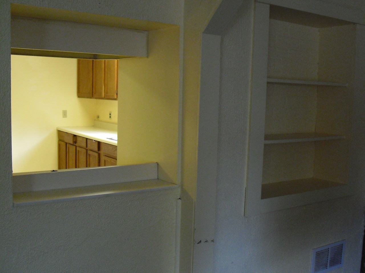 508 Lowry Ave - Photo 3 of 4