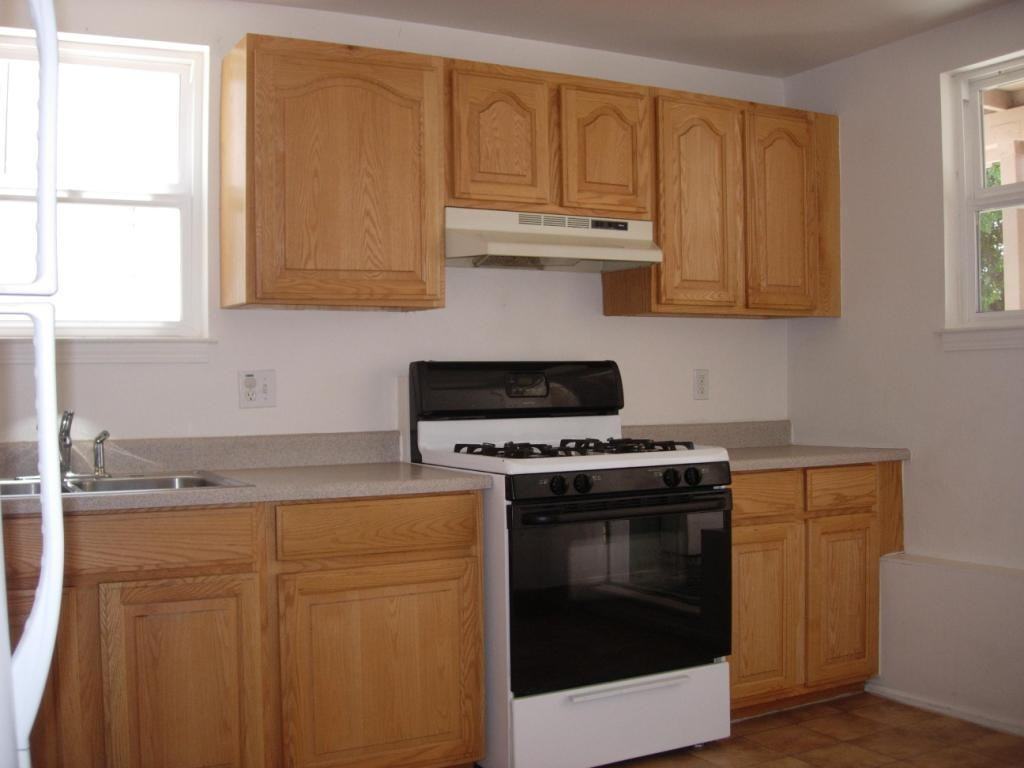 1039 57th St #A - Photo 2 of 4