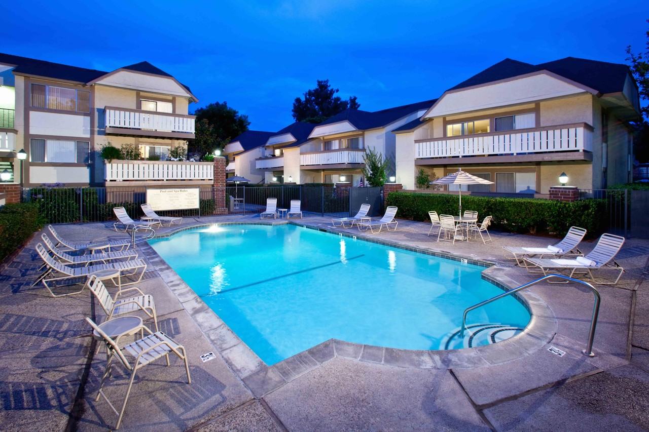 2474 S Bascom Ave - Photo 2 of 3