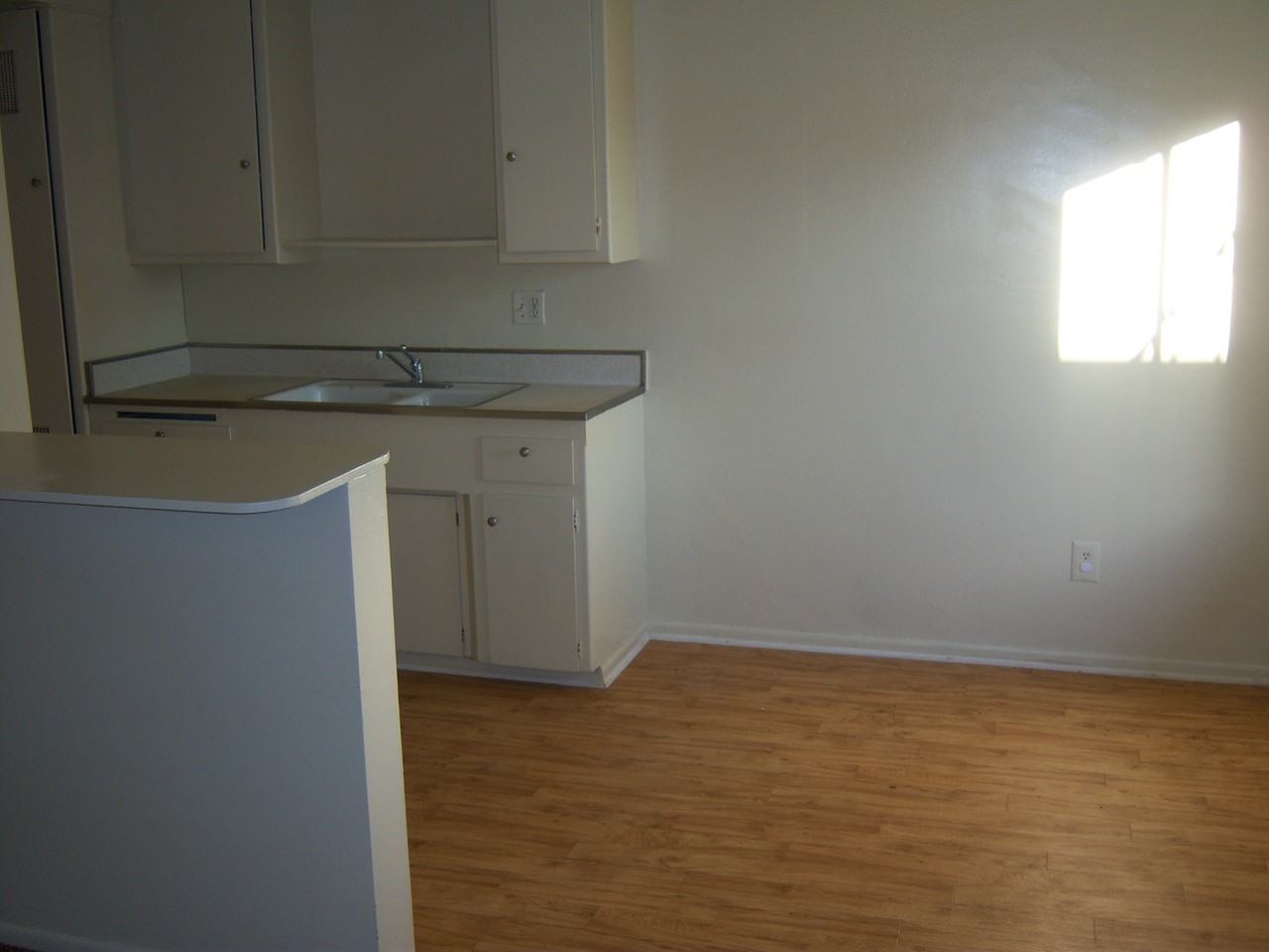 447 E Market St - Photo 2 of 3