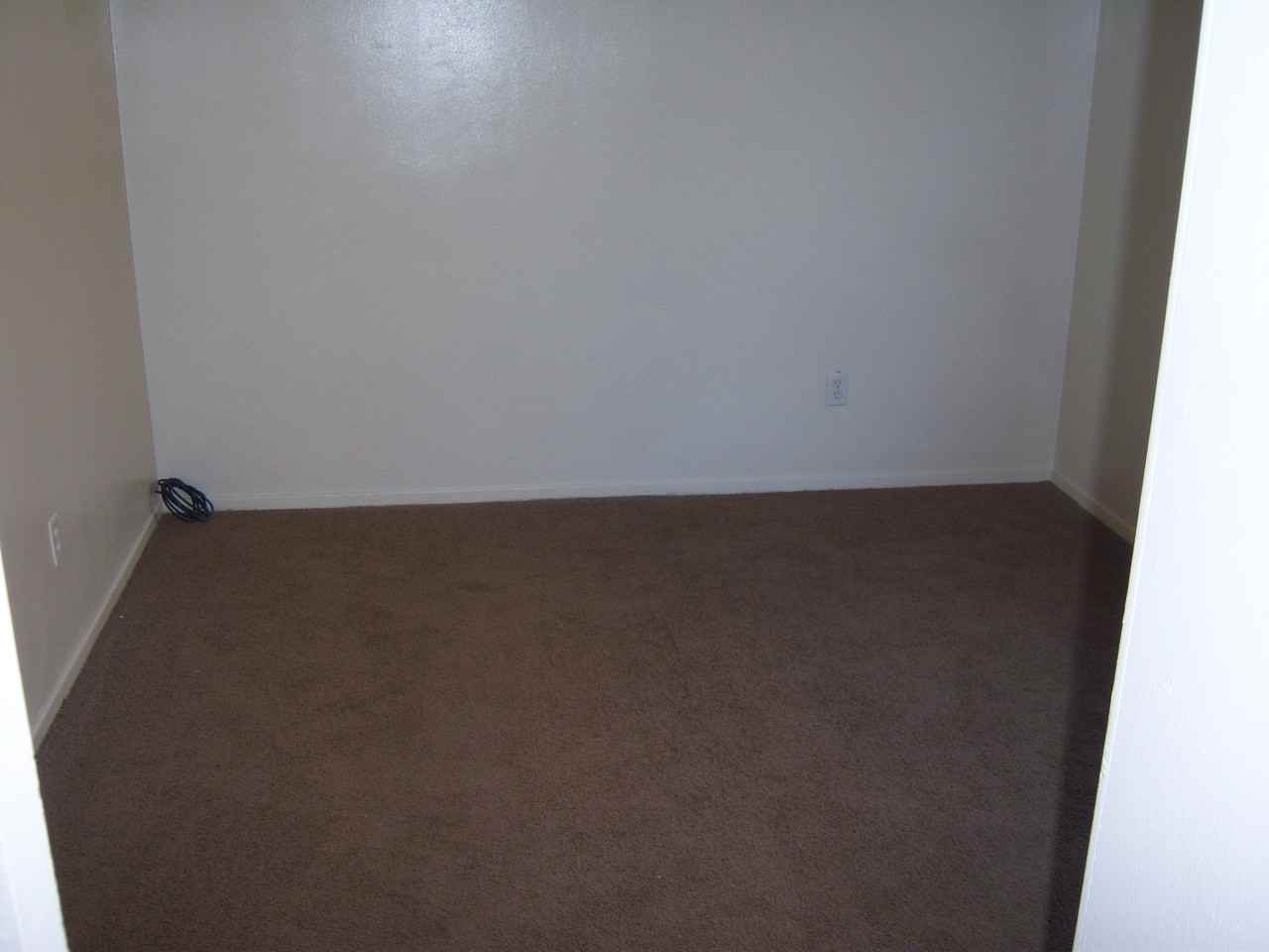 447 E Market St - Photo 3 of 3