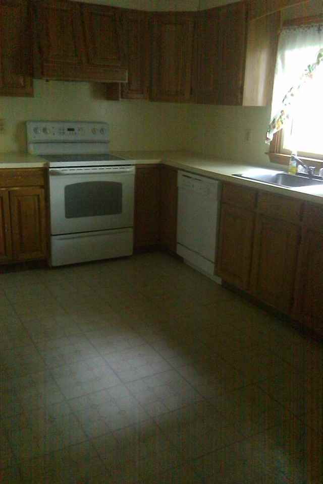 10 Mayfair Rd - Photo 2 of 4