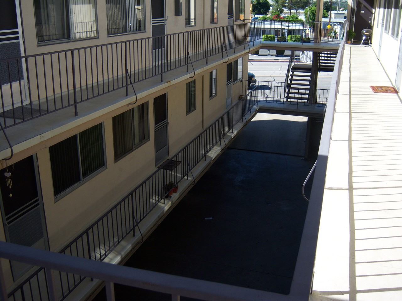 5500 Long Beach Blvd #7 - Photo 3 of 4