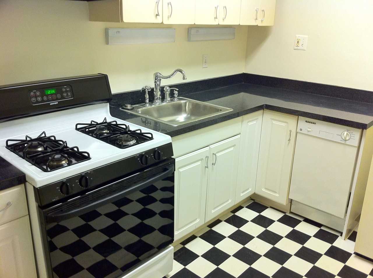119 W Johnson St #3W - Photo 2 of 4