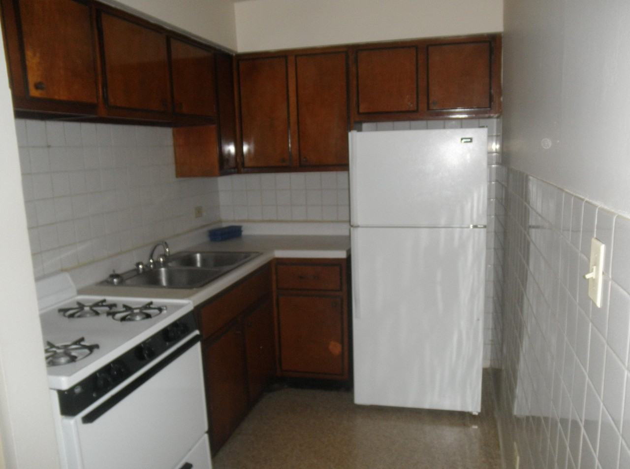 7616 S South Shore Dr - Photo 2 of 3