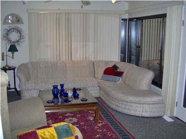 975 Pinedale Rd - Photo 2 of 4