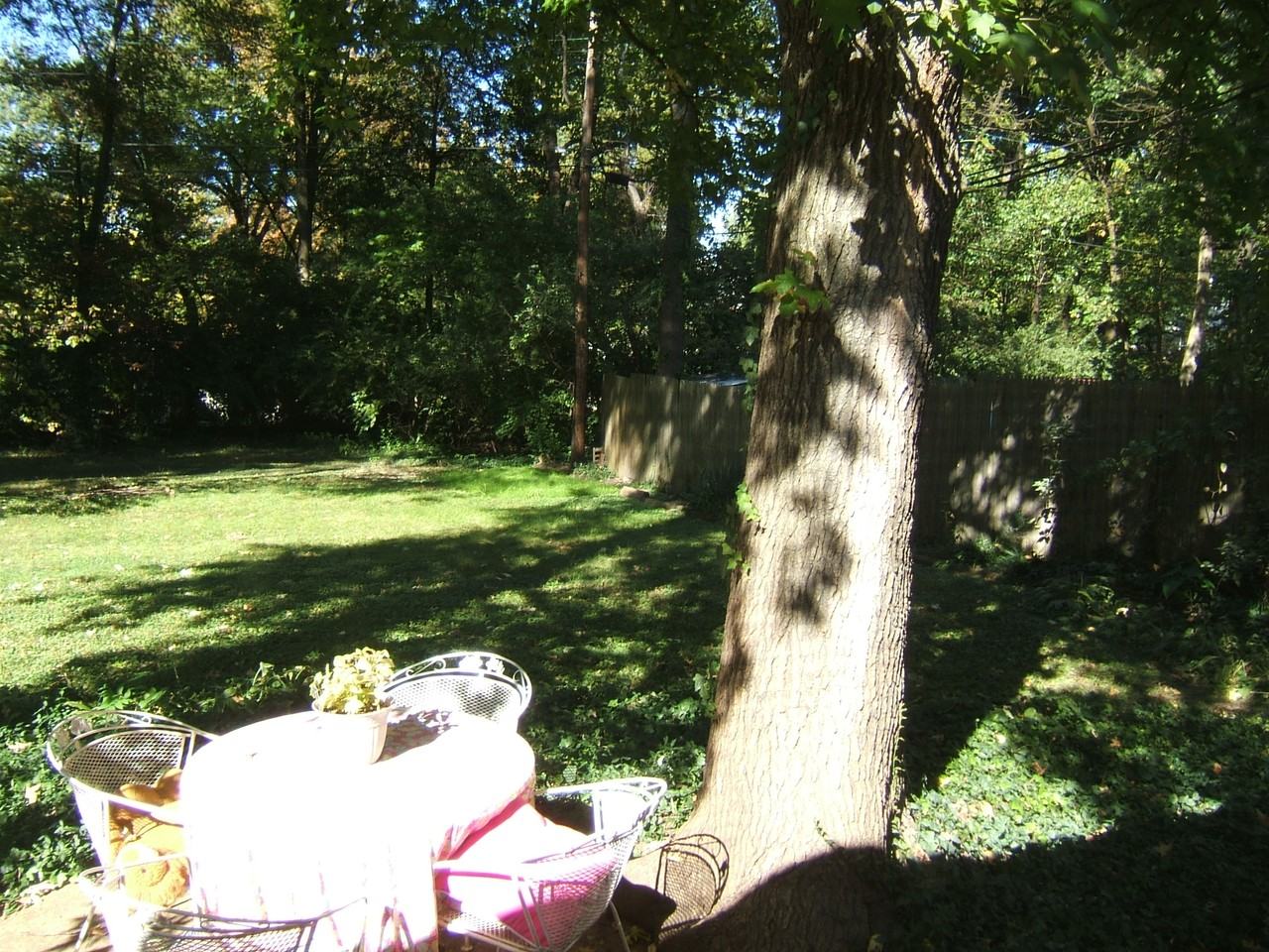 839 Queen Anne Pl - Photo 2 of 4