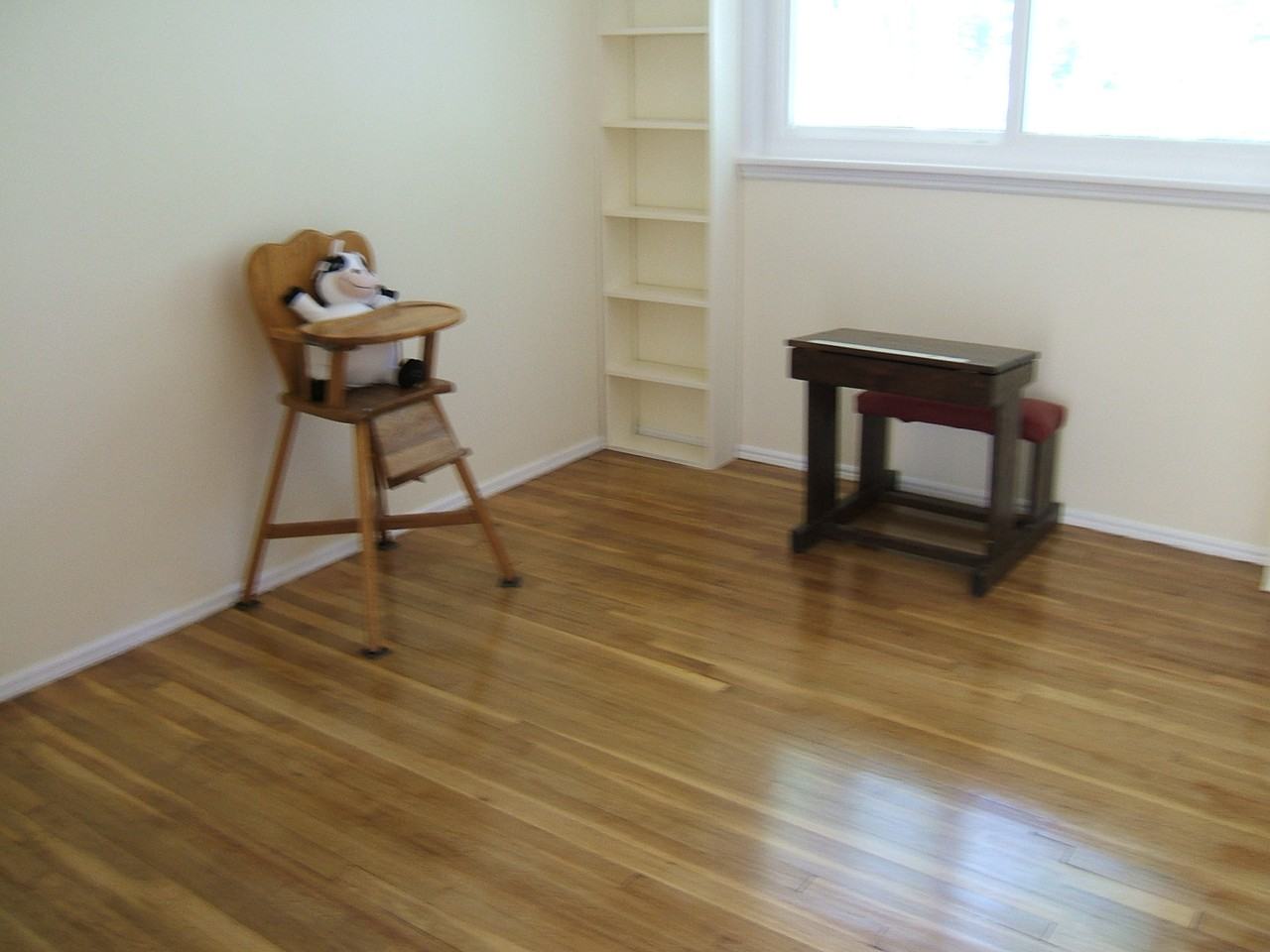 839 Queen Anne Pl - Photo 3 of 4