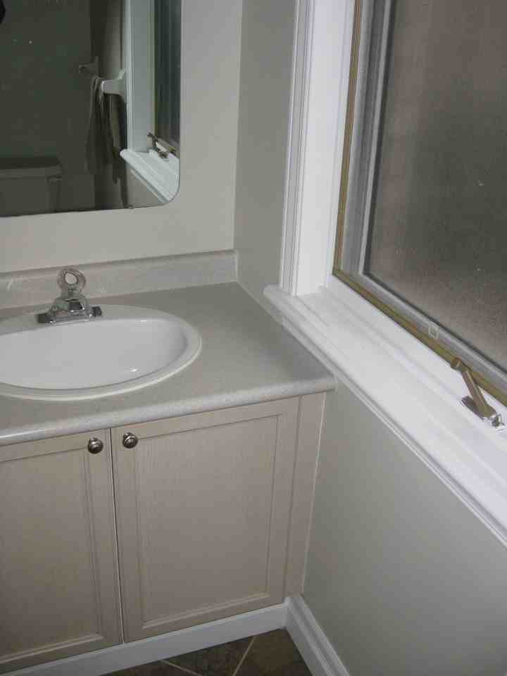 188 Hunterswood Crescent - Photo 2 of 6