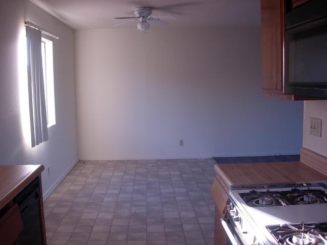 13935 S Kornblum Ave - Photo 3 of 4