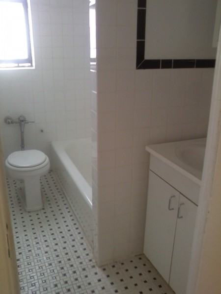 908 43rd St - Photo 2 of 3