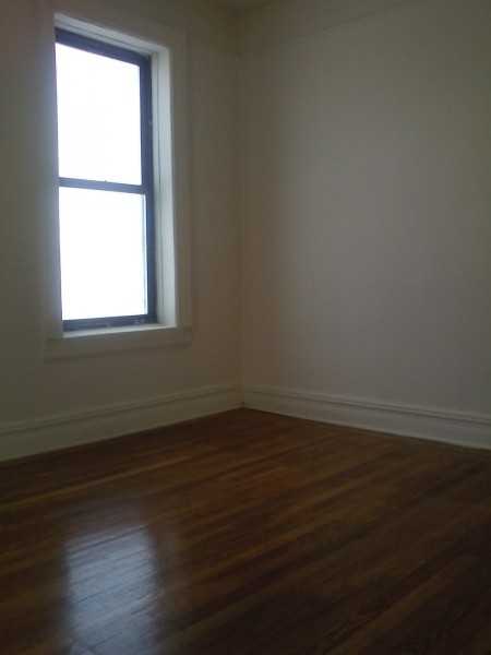 908 43rd St - Photo 3 of 3