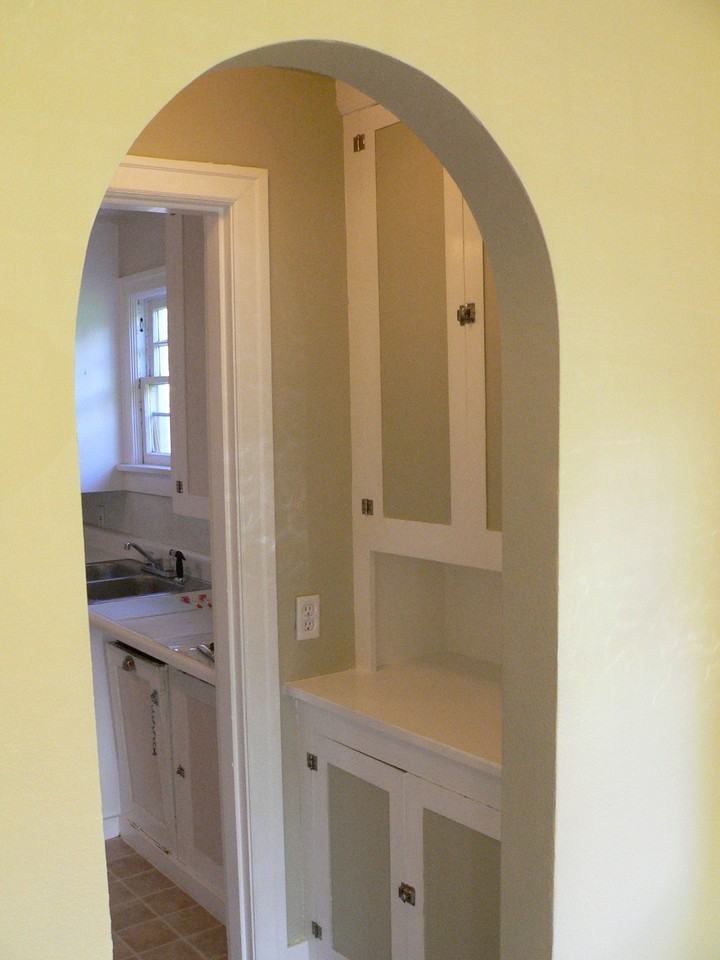 1102 E Maplewood Ave - Photo 2 of 13