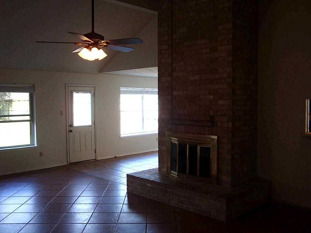 2122 Aberdeen Dr #1 - Photo 2 of 4