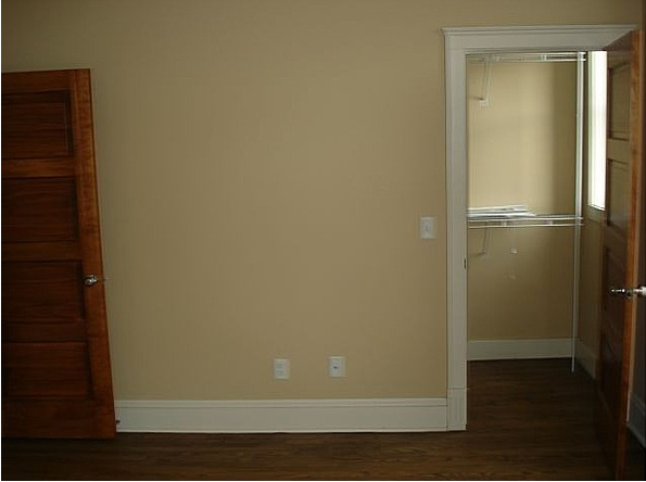 106 W Locust St #106 - Photo 3 of 7