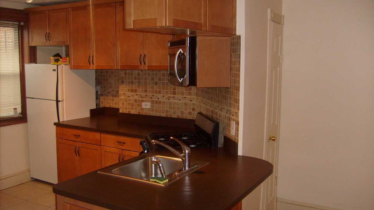 481A Quincy St #48A - Photo 3 of 6