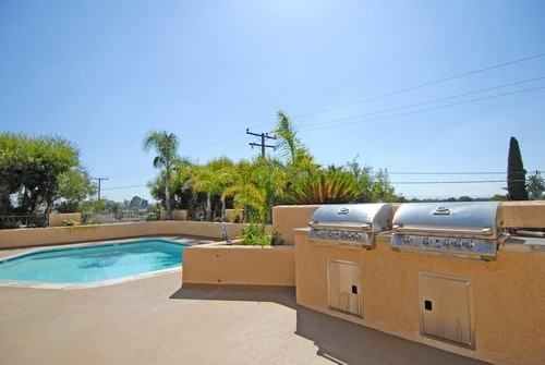 3225 S Long Beach Blvd - Photo 3 of 4