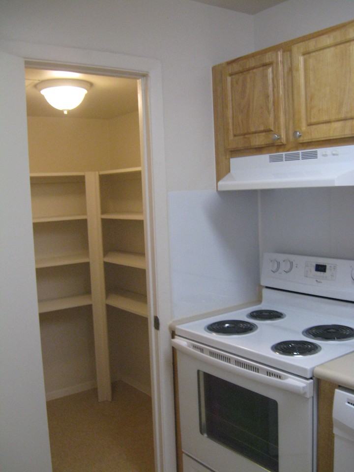 1329 Coalter St - Photo 2 of 4