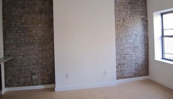 366 Columbia St - Photo 3 of 5