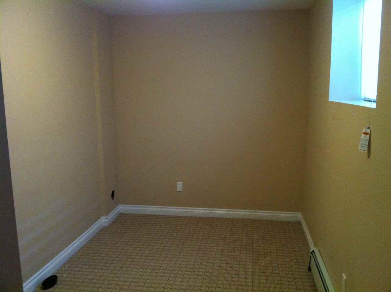 7119 148a St - Photo 2 of 6