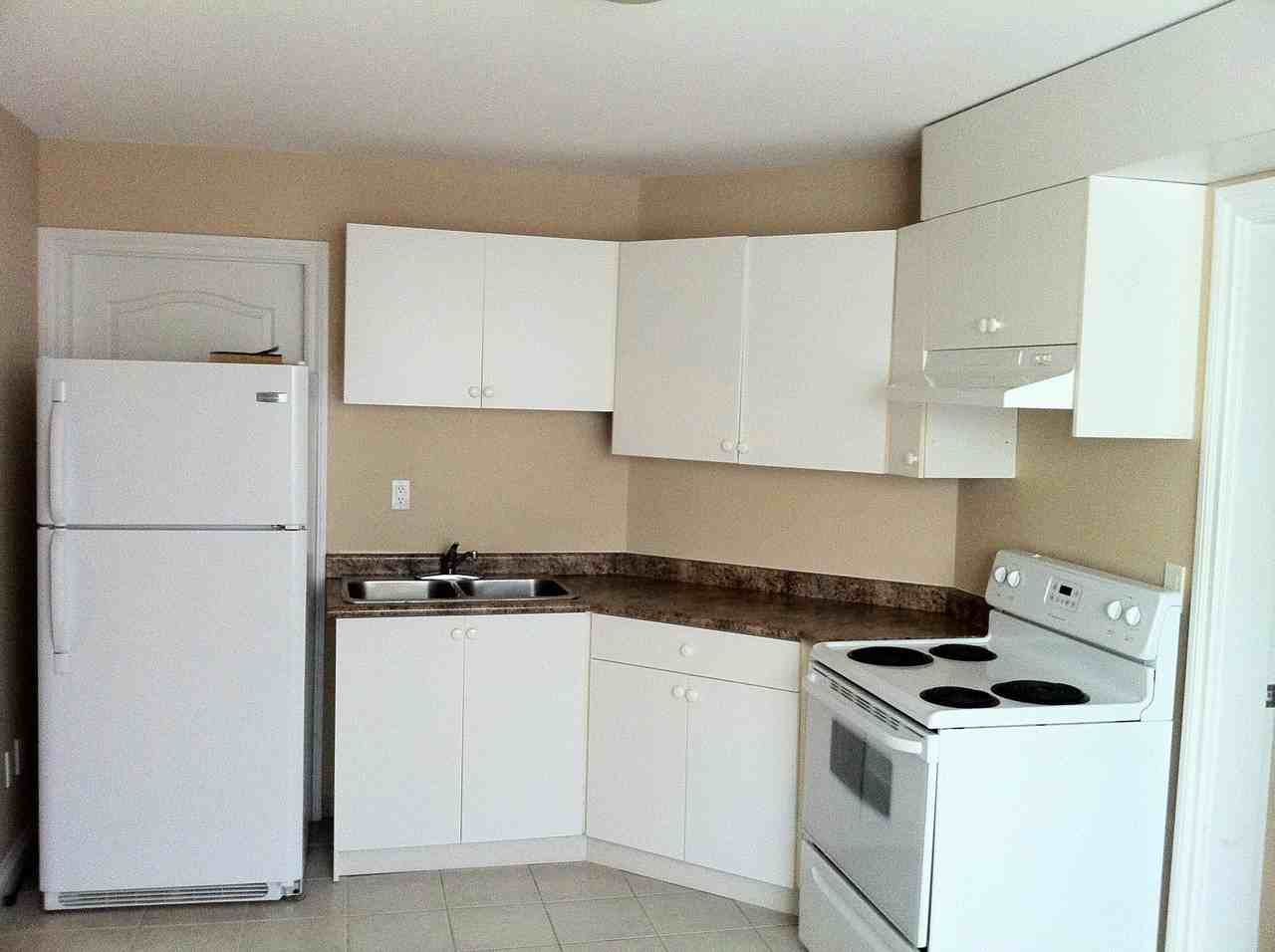 7119 148a St - Photo 3 of 6