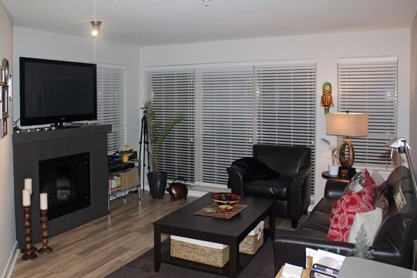 8915 202 St - Photo 2 of 4