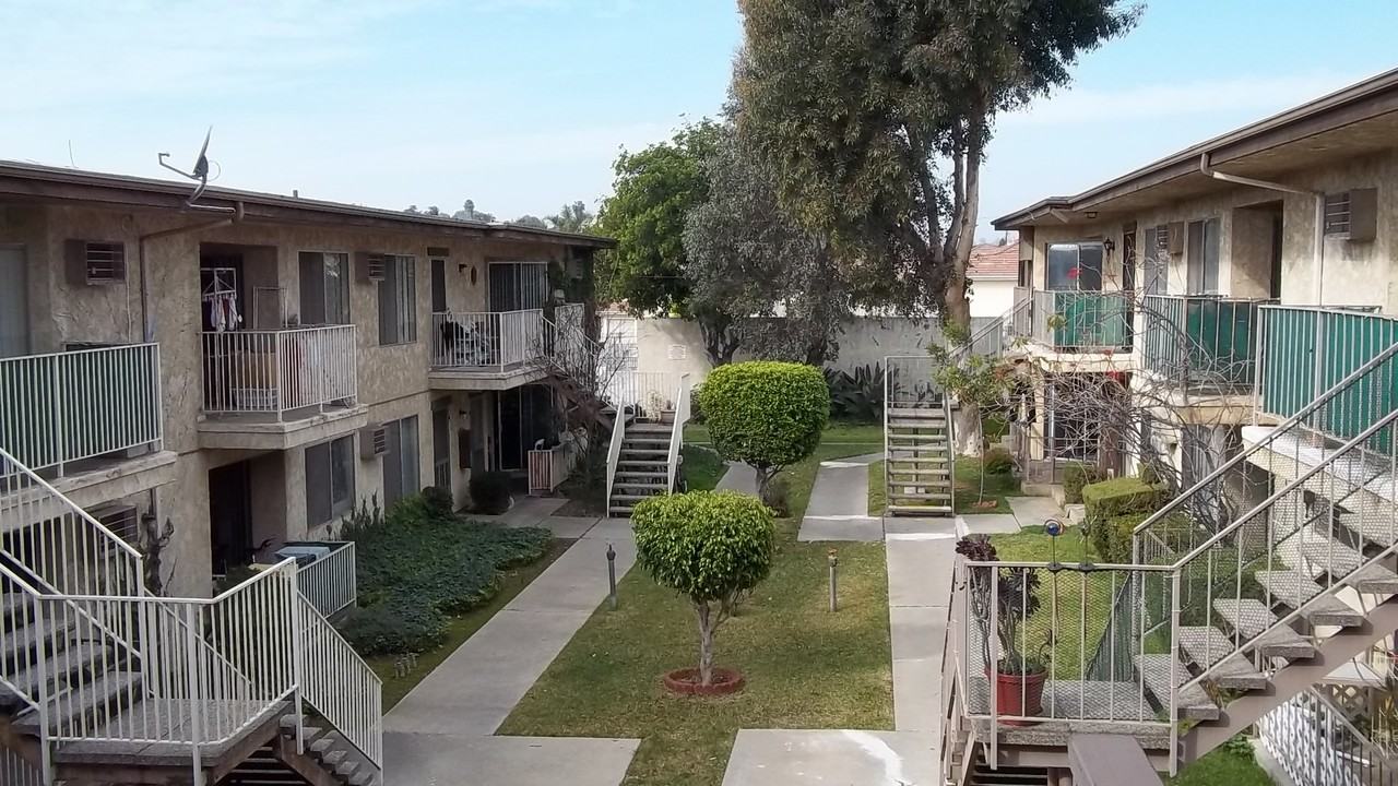 339 Pomelo Ave #A - Photo 2 of 5