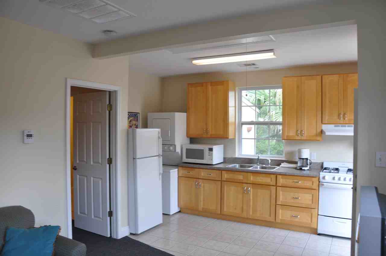 425 Robert E Lee Blvd - Photo 2 of 6