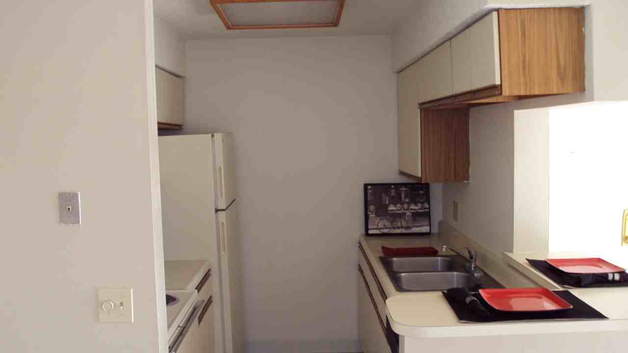 1142 Runaway Bay Dr #1142 - Photo 3 of 4