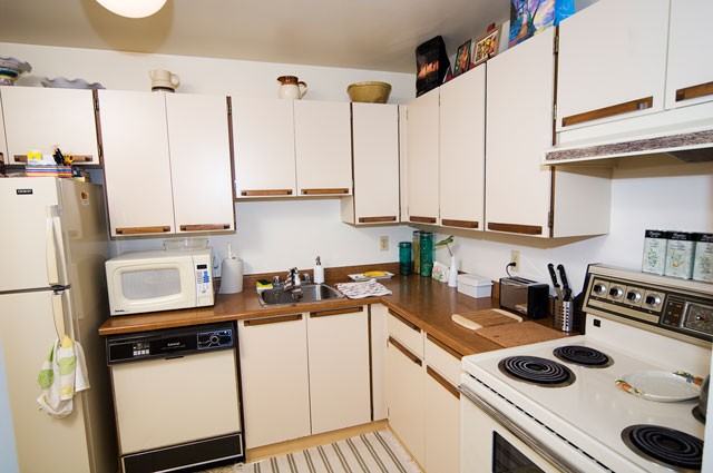 4611 20 Ave NW - Photo 3 of 3