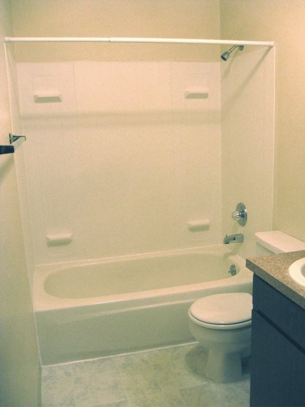 912 W 32nd St #7 - Photo 3 of 4