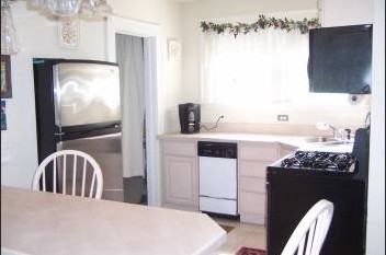 179 E Cedar St - Photo 3 of 6