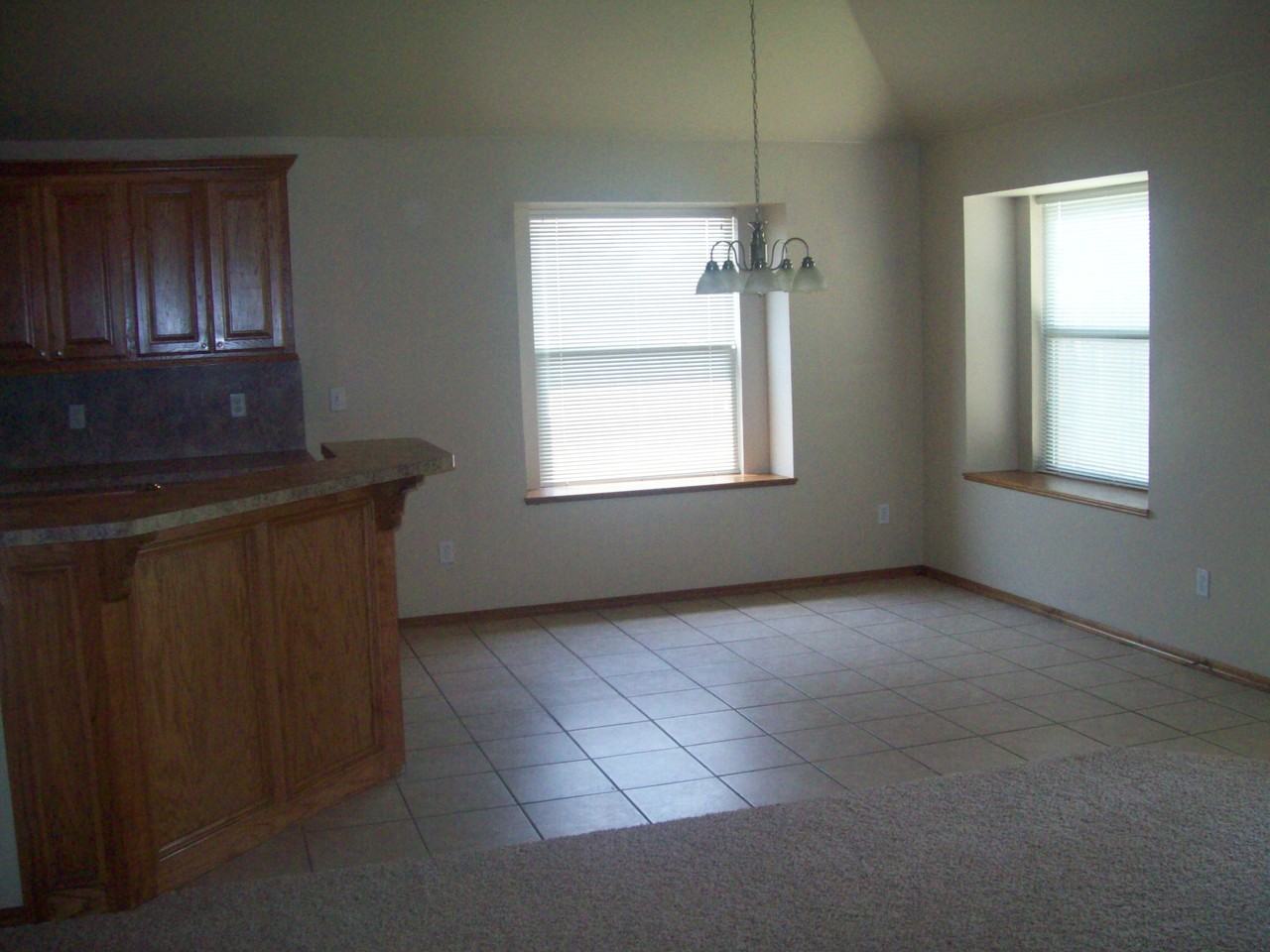 625 NW 112th St - Photo 3 of 12