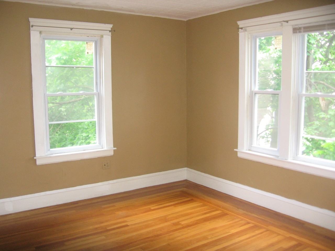 88 Taft Ave 88-8 - Photo 2 of 3