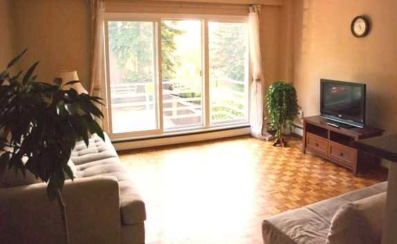 215 25 Ave SW - Photo 3 of 14