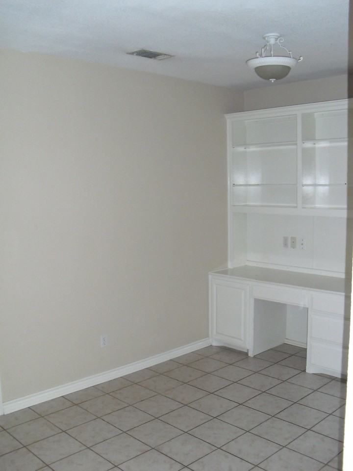 127 Shawnee Dr - Photo 3 of 3