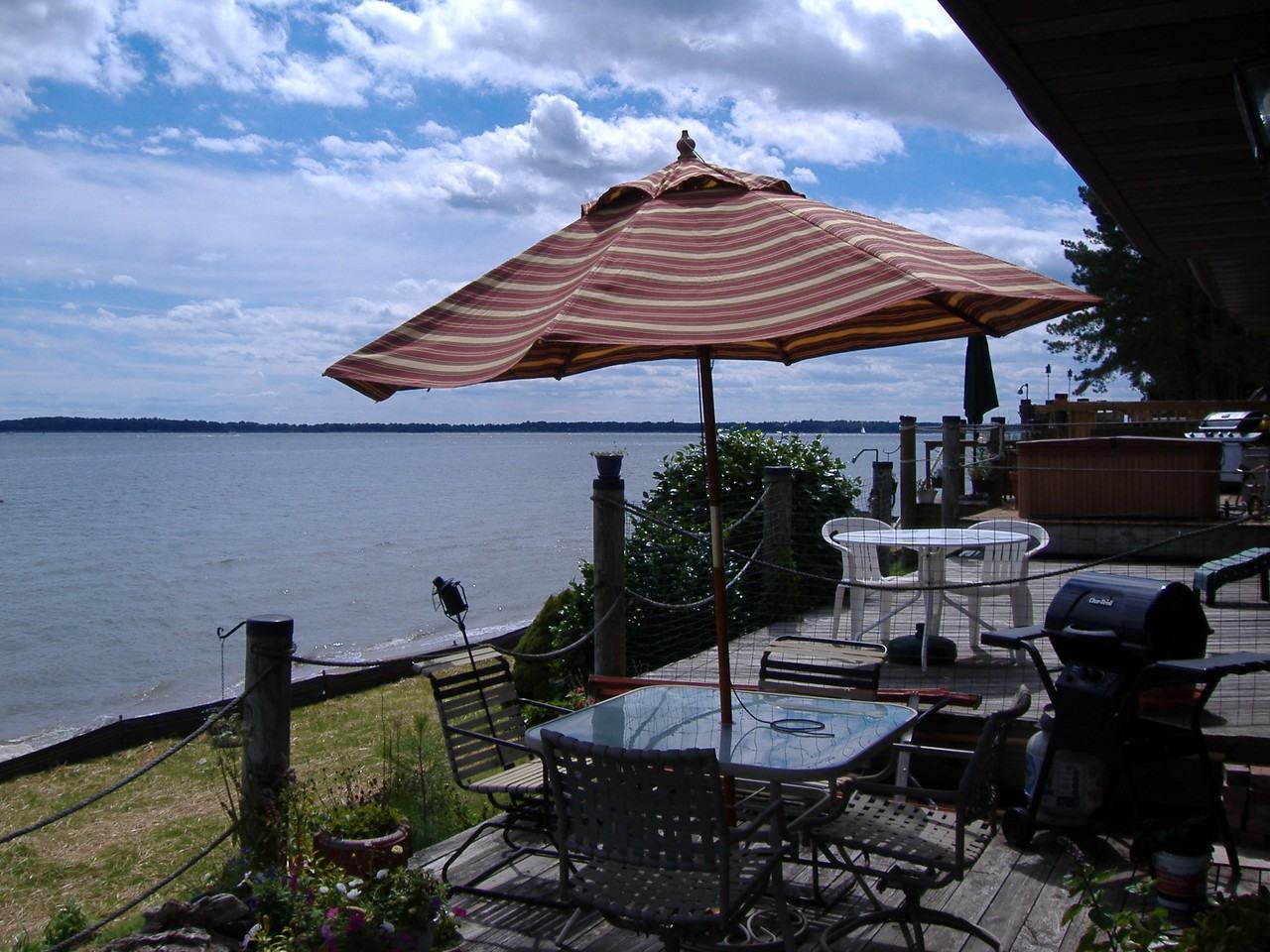 641 Clubhouse Dr, Lusby, MD 20657 3 Bedroom Apartment for Rent