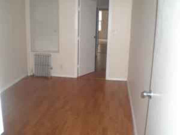 1866 Cornelia St - Photo 3 of 4