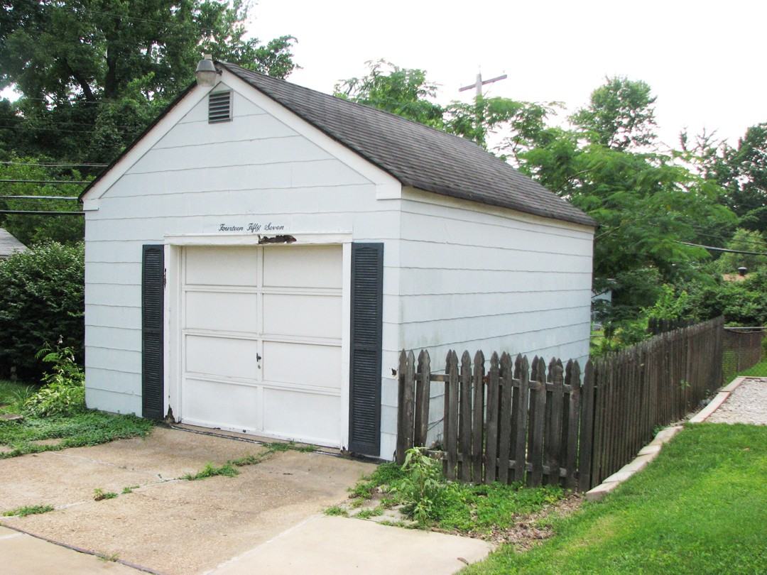 1457 Grant Rd - Photo 3 of 7